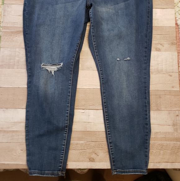 AVA & VIV 18W button fly jeans - Picture 3 of 8